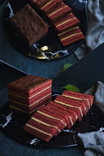 Premium Red Velvet Cheese Layer (1 loaf)